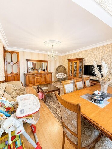 Satılır 4 otaqlı köhnə tikili 114 m², Bakıxanov q., photo 1 from 17