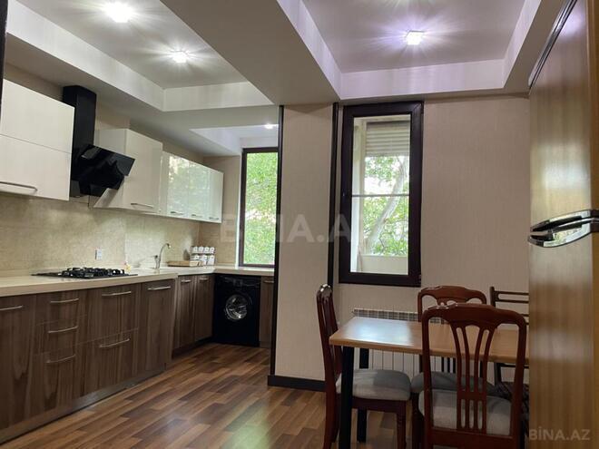 Сдаётся 3-комн. вторичка 110 м², м. Ичеришехер, photo 8 from 13