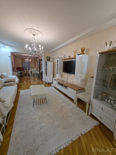 Satılır 4 otaqlı köhnə tikili 110 m², Bakıxanov q., photo 10 from 32
