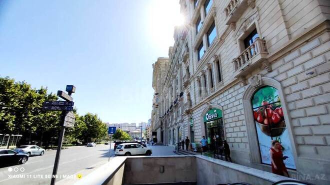 Продаётся 2-комн. вторичка 56 м², м. Низами, photo 1 from 17