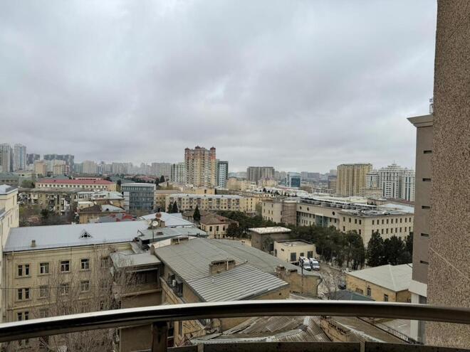 Сдаётся 3-комн. новостройка 120 м², м. Элмляр Академиясы, photo 10 from 28