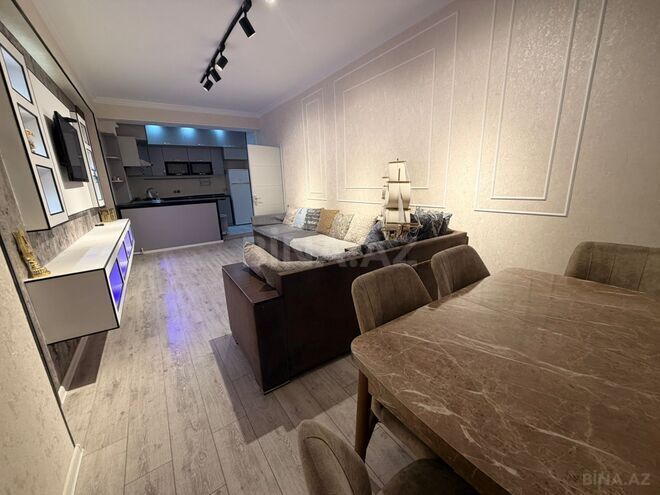 Продаётся 3-комн. новостройка 80 м², м. Нефтчиляр, photo 1 from 16