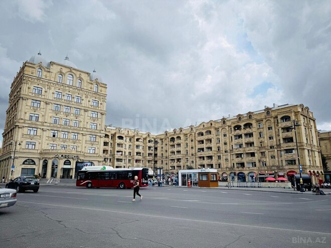 Продаётся 2-комн. вторичка 55 м², м. Гянджлик, photo 1 from 15