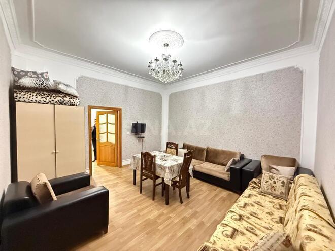 Продаётся 4-комн. вторичка 73 м², Насиминский  р., photo 3 from 20