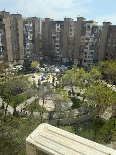 Продаётся 2-комн. вторичка 50 м², м. Ази Асланов, photo 9 from 23