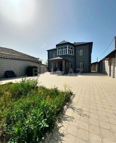 Satılır 5 otaqlı həyət evi/bağ evi 300 m², photo 1 from 12