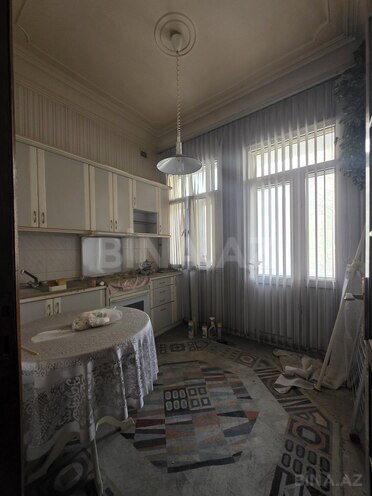 Satılır 2 otaqlı köhnə tikili 68 m², Sahil m., photo 8 from 12