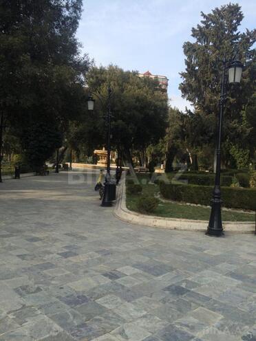 Продаётся 4-комн. вторичка 102 м², м. Низами, photo 4 from 28