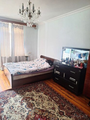 Сдаётся 3-комн. вторичка 72 м², м. Нефтчиляр, photo 3 from 13