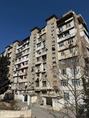 Satılır 4 otaqlı köhnə tikili 110 m², İnşaatçılar m., photo 1 from 17