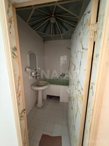 Satılır 4 otaqlı köhnə tikili 110 m², İnşaatçılar m., photo 15 from 17