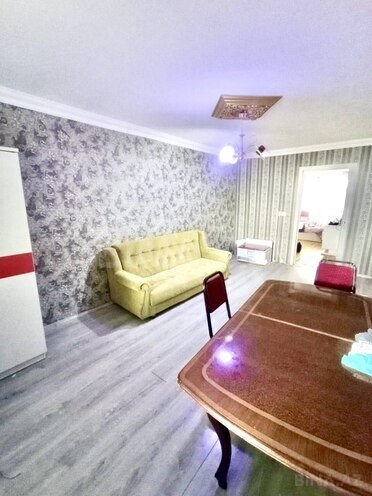 Satılır 2 otaqlı köhnə tikili 55 m², Neftçilər m., photo 1 from 10