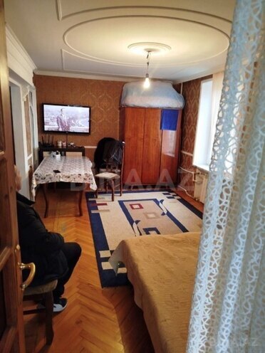 Satılır 1 otaqlı köhnə tikili 35 m², Elmlər Akademiyası m., photo 1 from 9