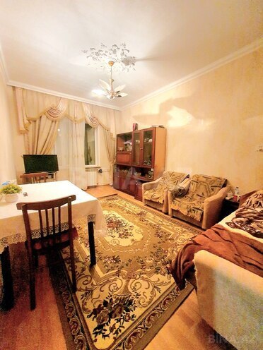 Satılır 3 otaqlı köhnə tikili 70 m², Həzi Aslanov m., photo 1 from 7
