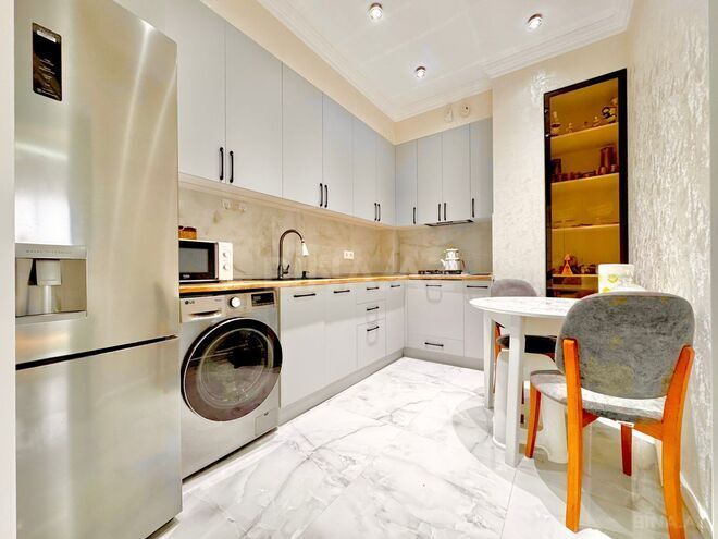 Продаётся 2-комн. новостройка 70 м², м. Кара Караев, photo 1 from 18