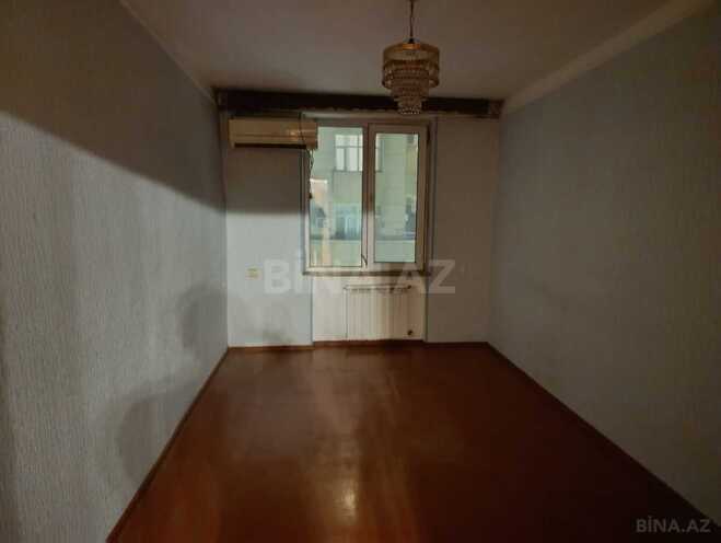 Satılır 3 otaqlı köhnə tikili 65 m², İnşaatçılar m., photo 3 from 11