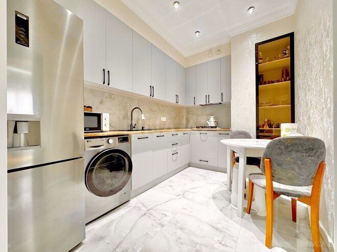 Satılır 2 otaqlı yeni tikili 70 m², Qara Qarayev m., photo 1 from 18
