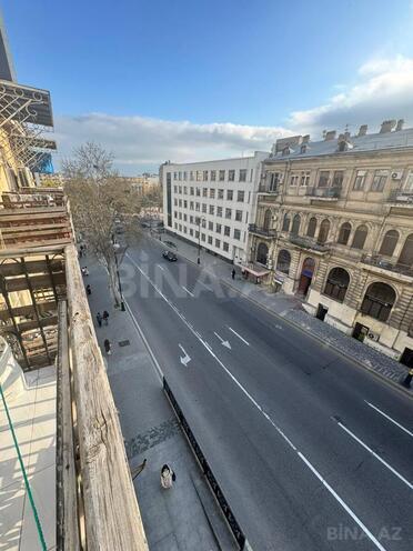 Satılır 2 otaqlı köhnə tikili 61 m², 28 May m., photo 26 from 32