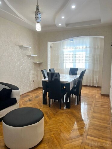 Сдаётся 3-комн. вторичка 70 м², м. Мемар Аджеми, photo 1 from 16