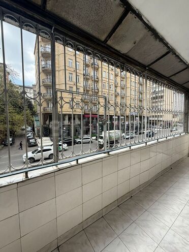 Satılır 4 otaqlı köhnə tikili 100 m², Nəsimi r., photo 19 from 22