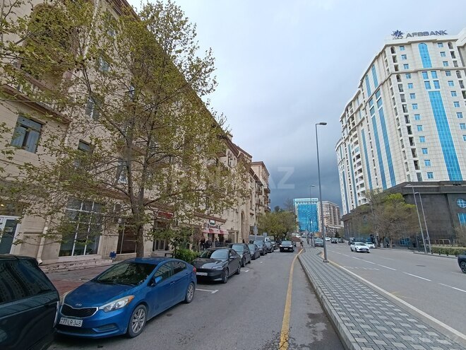 Продаётся 2-комн. вторичка 43 м², м. Низами, photo 9 from 11