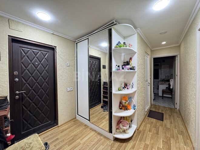 Продаётся 3-комн. вторичка 65 м², м. Нефтчиляр, photo 1 from 14