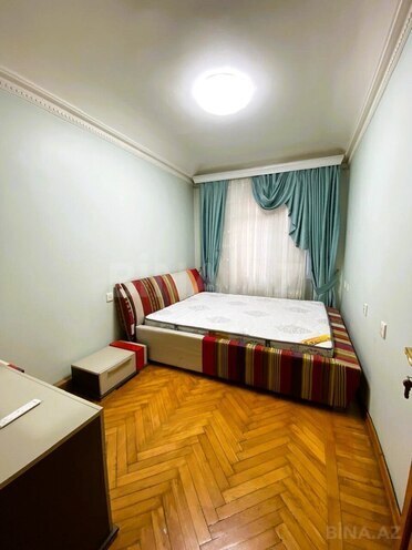 Продаётся 3-комн. вторичка 80 м², м. Низами, photo 4 from 11