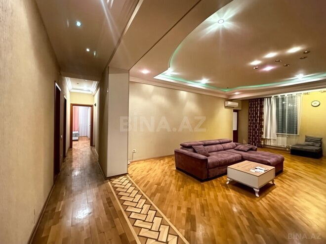 Сдаётся 3-комн. новостройка 150 м², м. 28 мая, photo 1 from 9
