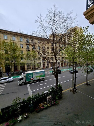 Продаётся 3-комн. вторичка 98 м², м. Ичеришехер, photo 24 from 26