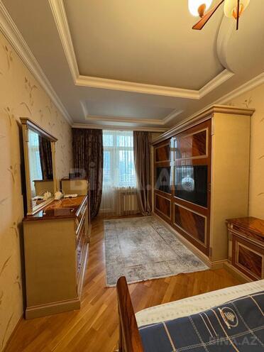 Сдаётся 3-комн. новостройка 135 м², м. Низами, photo 3 from 12