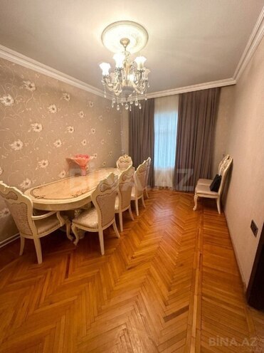 Продаётся 5-комн. вторичка 120 м², Хатаинский р., photo 1 from 16