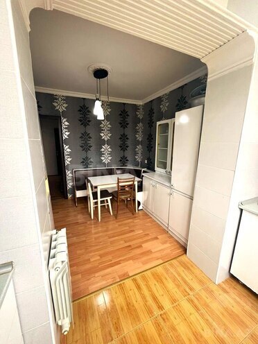 Продаётся 3-комн. вторичка 70 м², м. Элмляр Академиясы, photo 15 from 21
