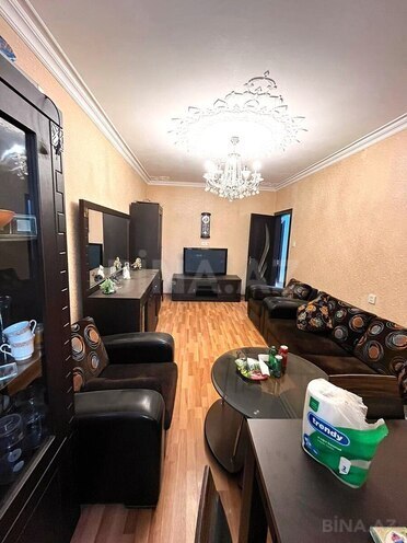 Продаётся 3-комн. вторичка 70 м², м. Элмляр Академиясы, photo 1 from 21