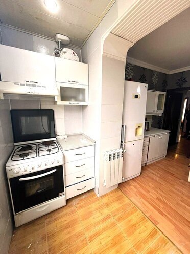 Продаётся 3-комн. вторичка 70 м², м. Элмляр Академиясы, photo 14 from 21