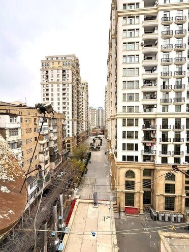 Продаётся 3-комн. вторичка 70 м², м. Элмляр Академиясы, photo 16 from 21