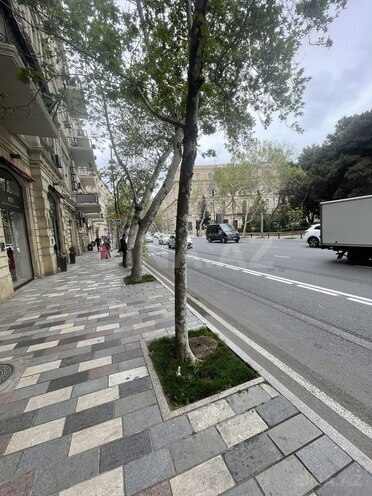 Satılır 1 otaqlı köhnə tikili 30 m², Sahil m., photo 3 from 11