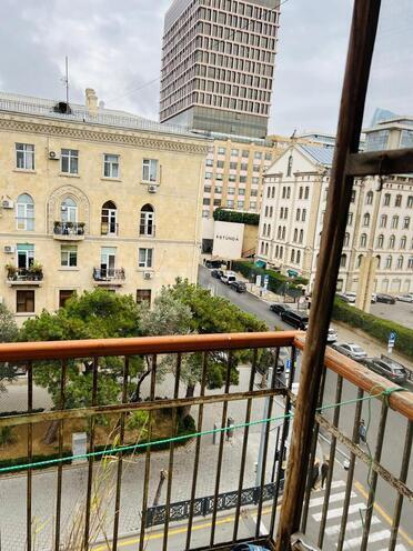 İcarəyə verilir 2 otaqlı köhnə tikili 70 m², 28 May m., photo 3 from 19