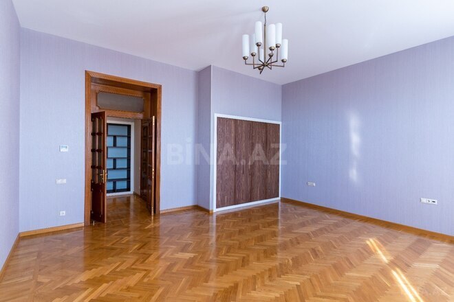 Сдаётся 4-комн. вторичка 291 м², м. Ичеришехер, photo 18 from 28