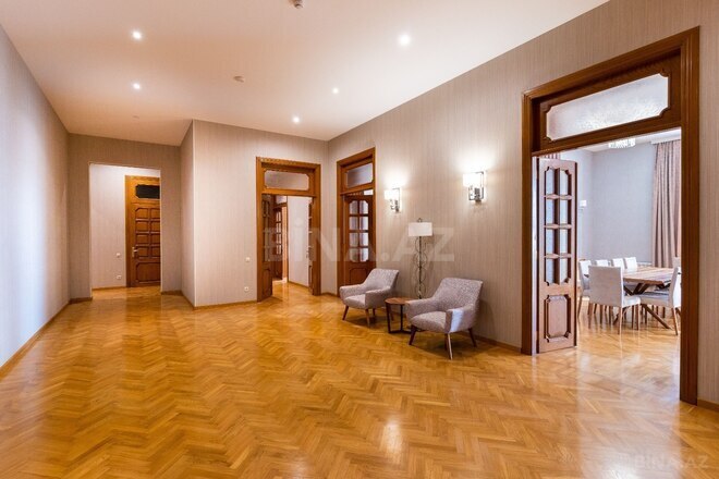 Сдаётся 4-комн. вторичка 291 м², м. Ичеришехер, photo 23 from 28