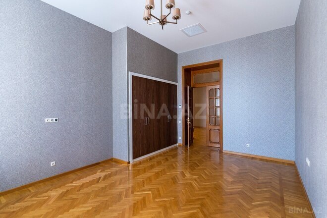 Сдаётся 4-комн. вторичка 291 м², м. Ичеришехер, photo 19 from 28