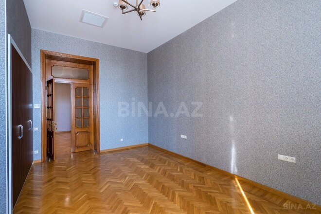 Сдаётся 4-комн. вторичка 291 м², м. Ичеришехер, photo 15 from 28