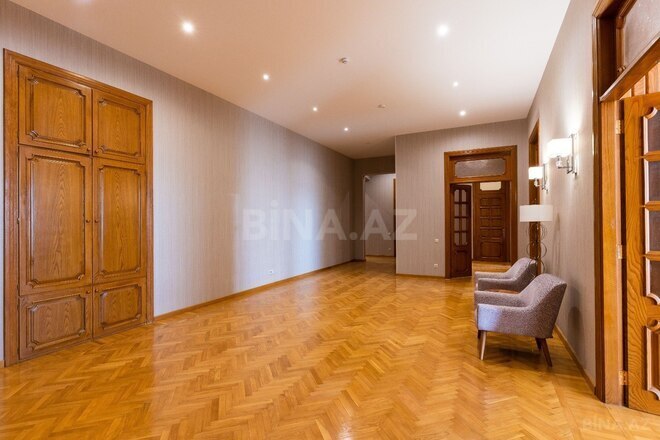 Сдаётся 4-комн. вторичка 291 м², м. Ичеришехер, photo 10 from 28