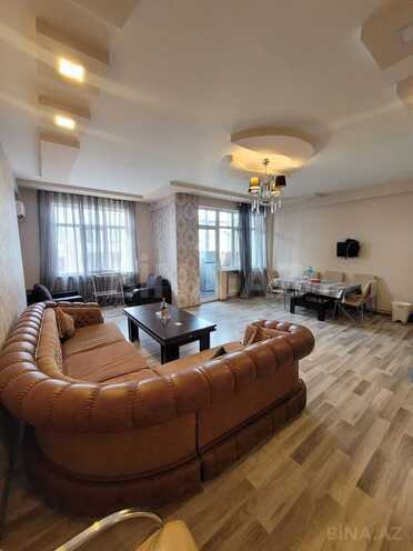 Продаётся 2-комн. новостройка 102 м², м. Элмляр Академиясы, photo 1 from 13