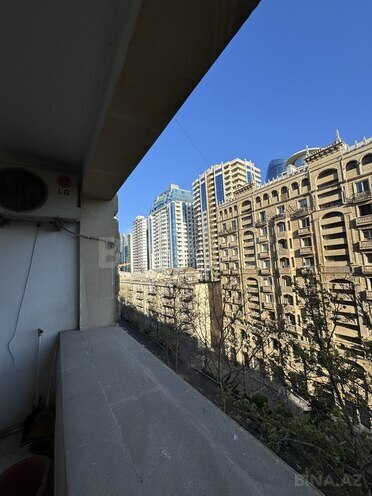 Satılır 4 otaqlı köhnə tikili 120 m², 28 May m., photo 15 from 20