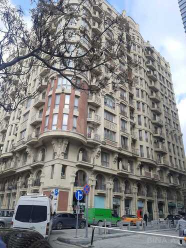 Продаётся 4-комн. новостройка 210 м², м. Сахил, photo 1 from 16