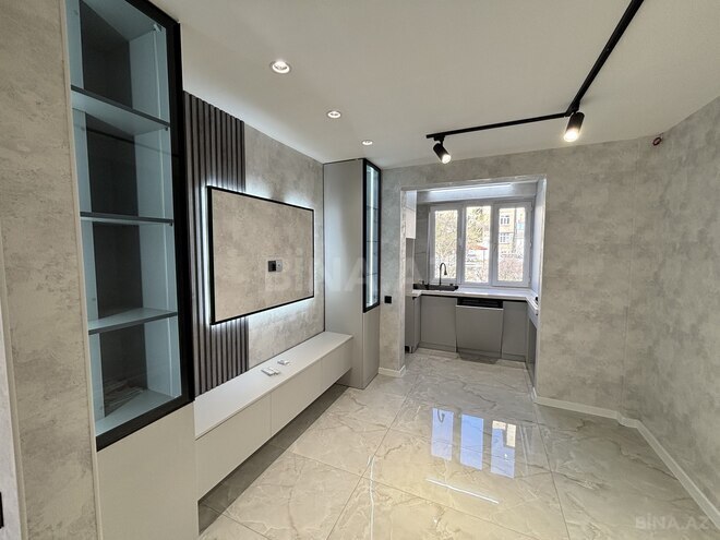 Продаётся 4-комн. вторичка 100 м², Хатаинский р., photo 1 from 15