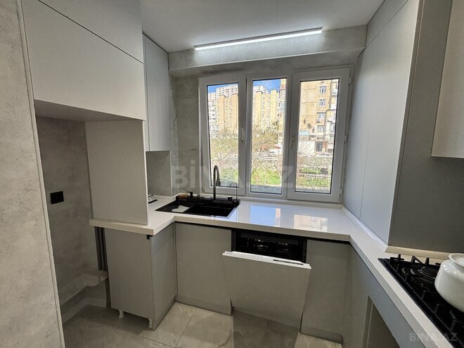 Продаётся 4-комн. вторичка 100 м², Хатаинский р., photo 3 from 15