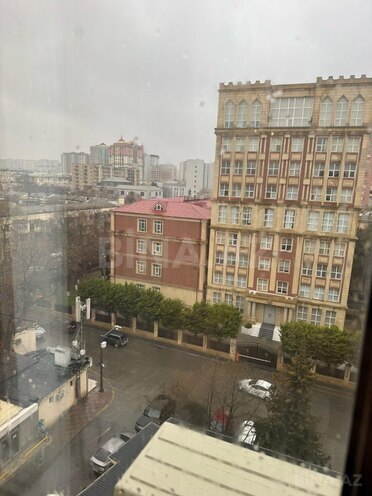 Satılır 3 otaqlı köhnə tikili 100 m², 28 May m., photo 3 from 6