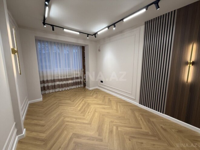 Satılır 2 otaqlı köhnə tikili 50 m², 8 Noyabr m., photo 1 from 22