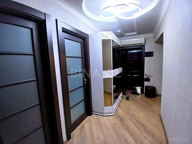 Продаётся 4-комн. вторичка 100 м², м. Кара Караев, photo 15 from 31